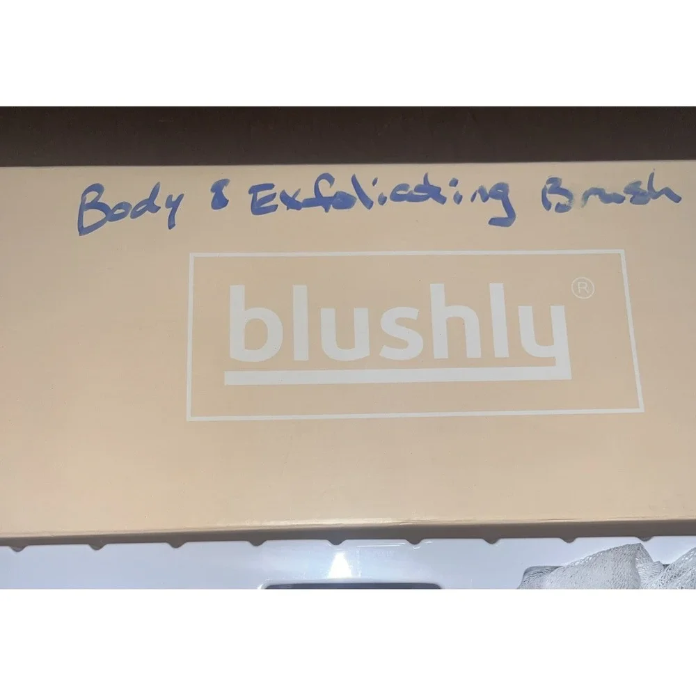 BLUSHLY Cleansing & Exfoliating Body Brush with Heads & Box New (Purple)